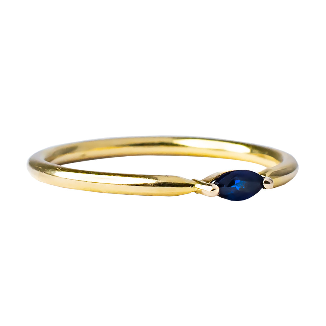 Anillo aro de oro amarillo de 18 kts con Zafiro Azul